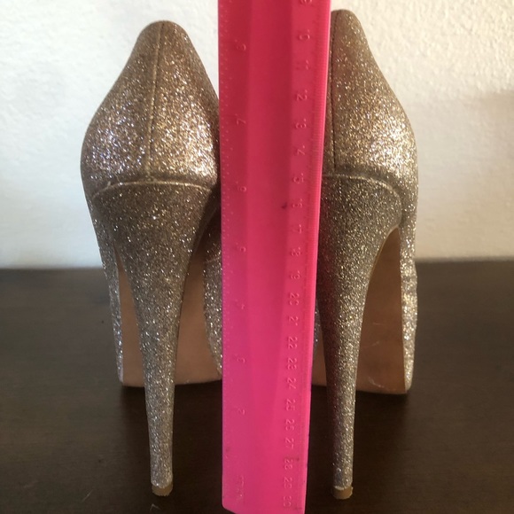 Steve Madden Dejavu Platform Pumps - Picture 4 of 7